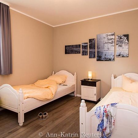 Haus Meeresbrise - Ferienwohnung "Meeresrauschen" Breege Buitenkant foto