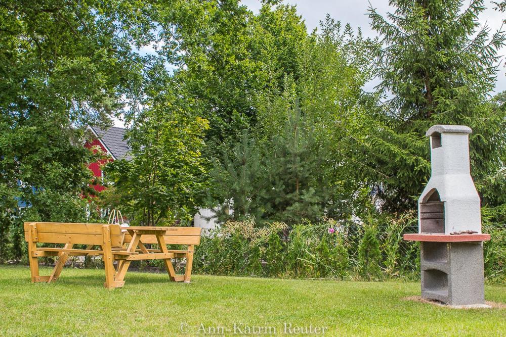 Haus Meeresbrise - Ferienwohnung "Meeresrauschen" Breege Buitenkant foto