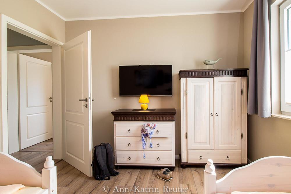Haus Meeresbrise - Ferienwohnung "Meeresrauschen" Breege Buitenkant foto